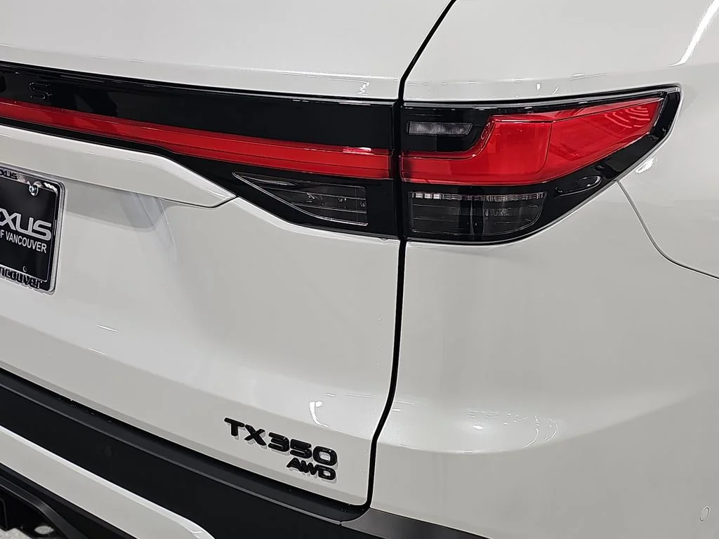 New 2026 Wind Chill Pearl Lexus PREMIUM AWD image 32
