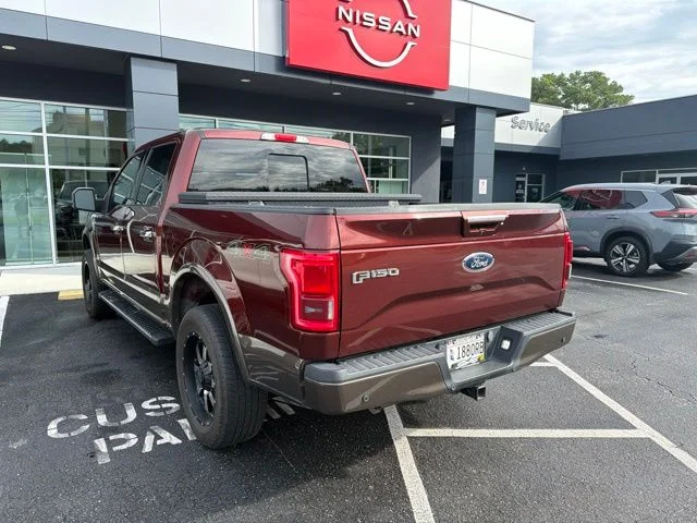 Used 2017  Ford Lariat image 3