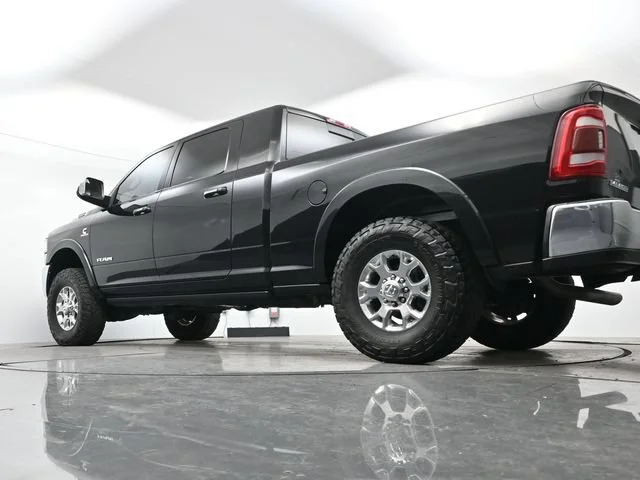 Used 2022 Diamond Black Crystal Pearlcoat Ram Laramie image 25