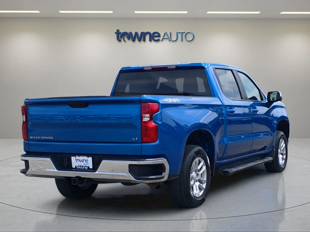 Used 2022 Blue Chevrolet LT image 6