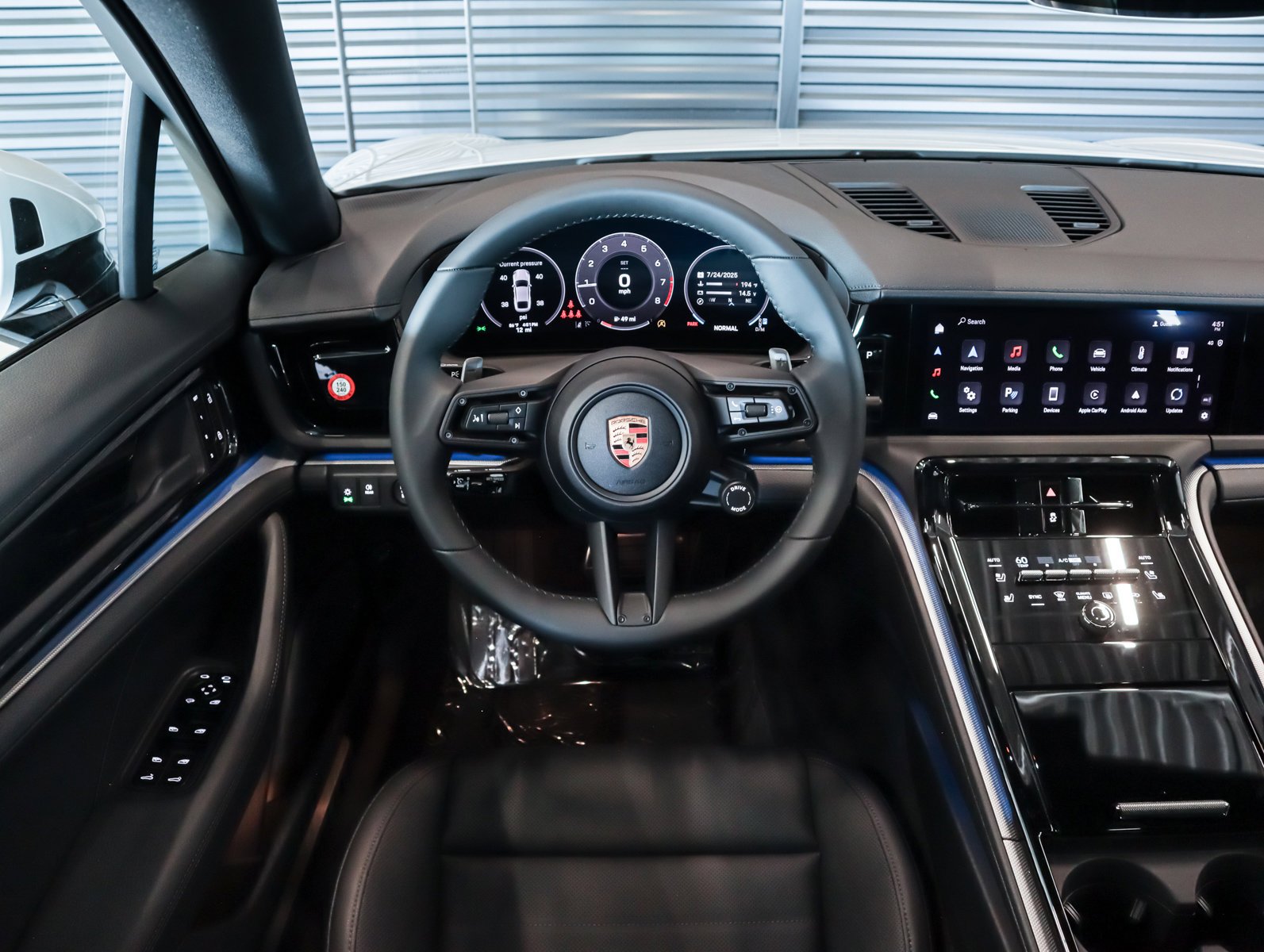 2025 Porsche Panamera Base - Photo 16