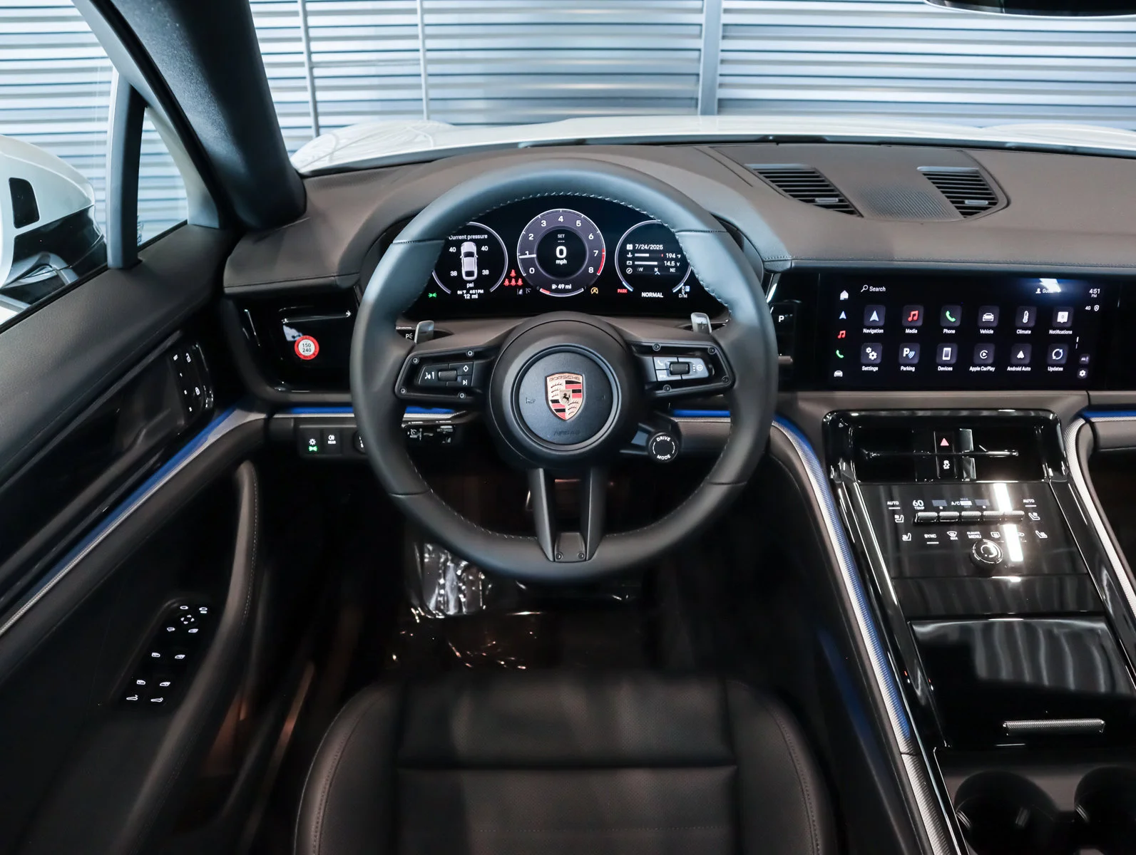 2025 Porsche Panamera Base - Photo 16