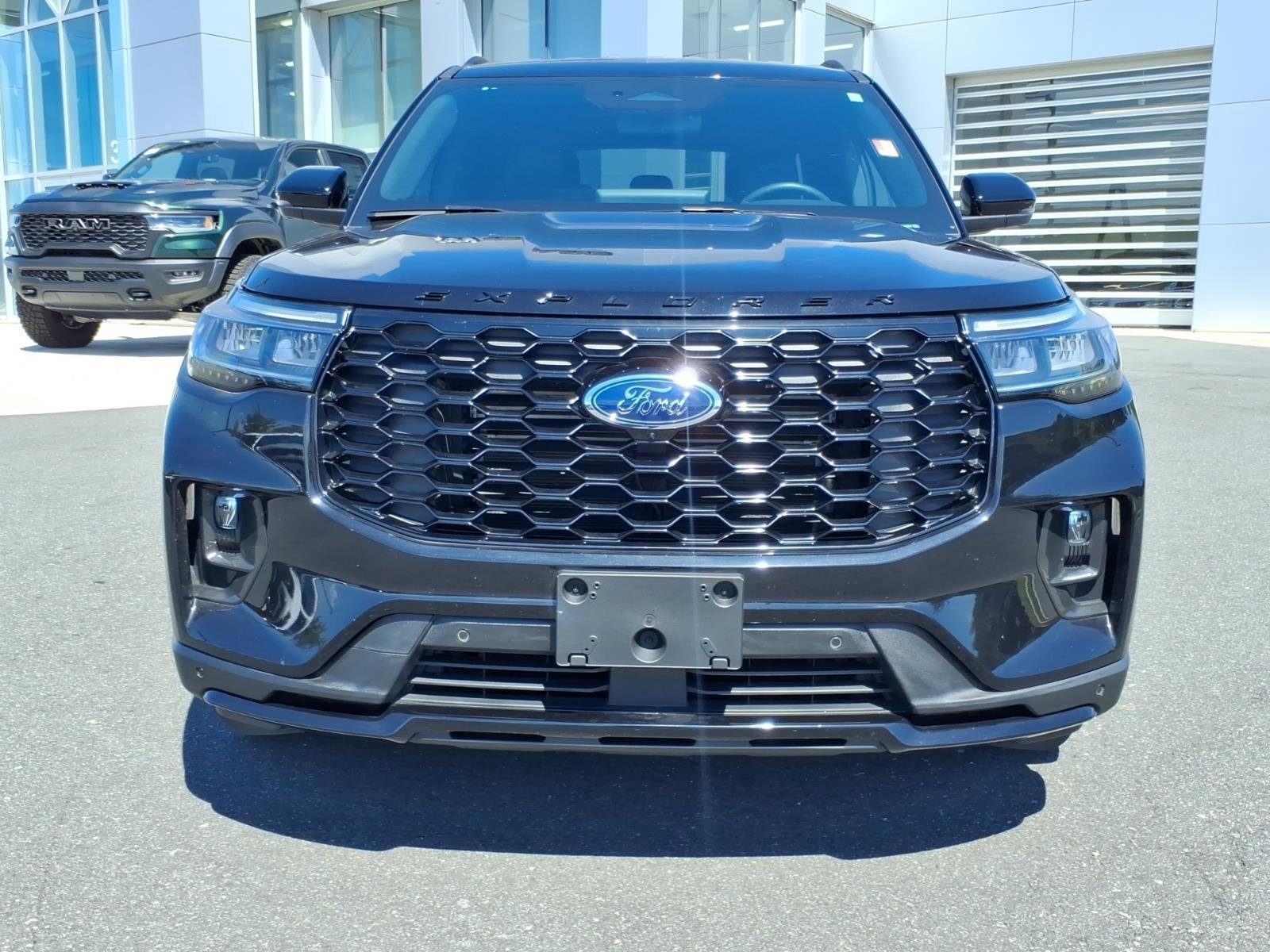 Used 2025 Agate Black Metallic Ford ST-Line image 13