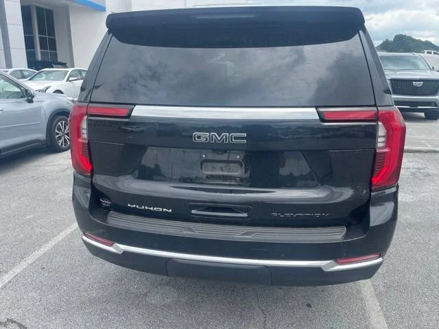 Used 2025 Onyx Black GMC Elevation image 18
