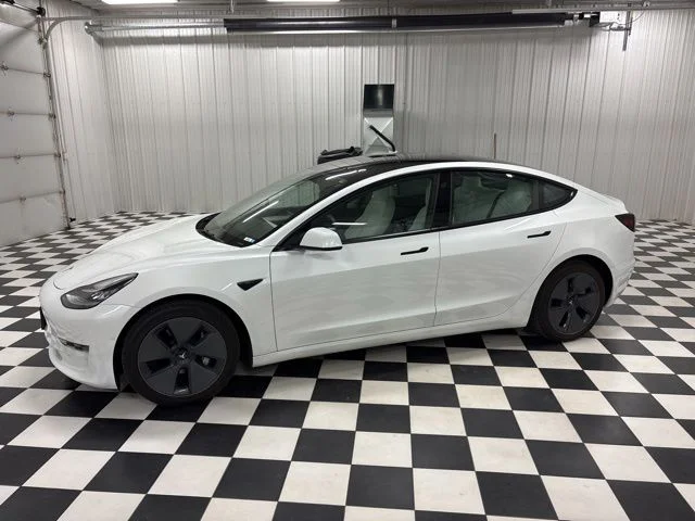 2022 Tesla Model 3 Long Range Dual Motor All-Wheel Drive's photo