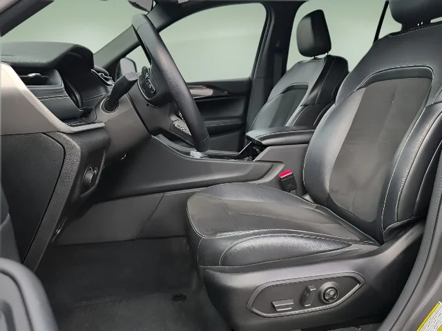 Used 2022 Baltic Gray Metallic Clearcoat Jeep Altitude image 10
