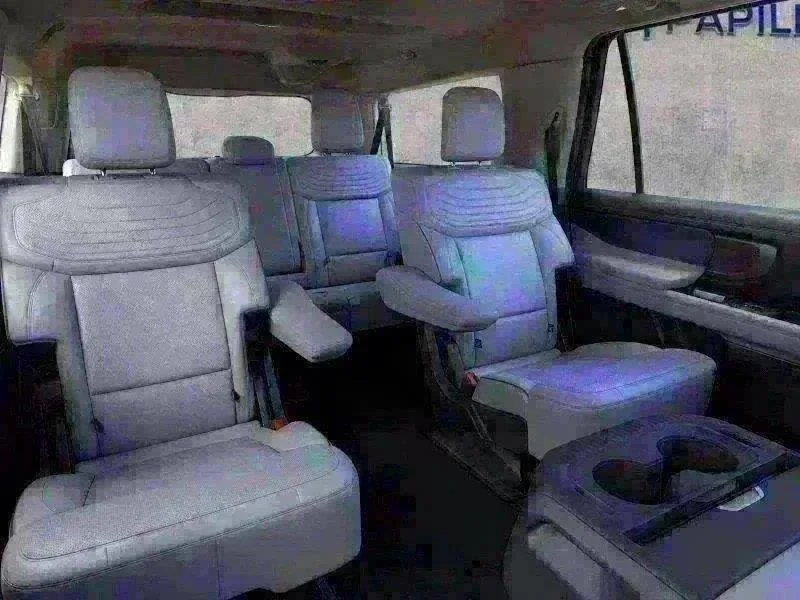 New 2025 Star White Ford Platinum image 4