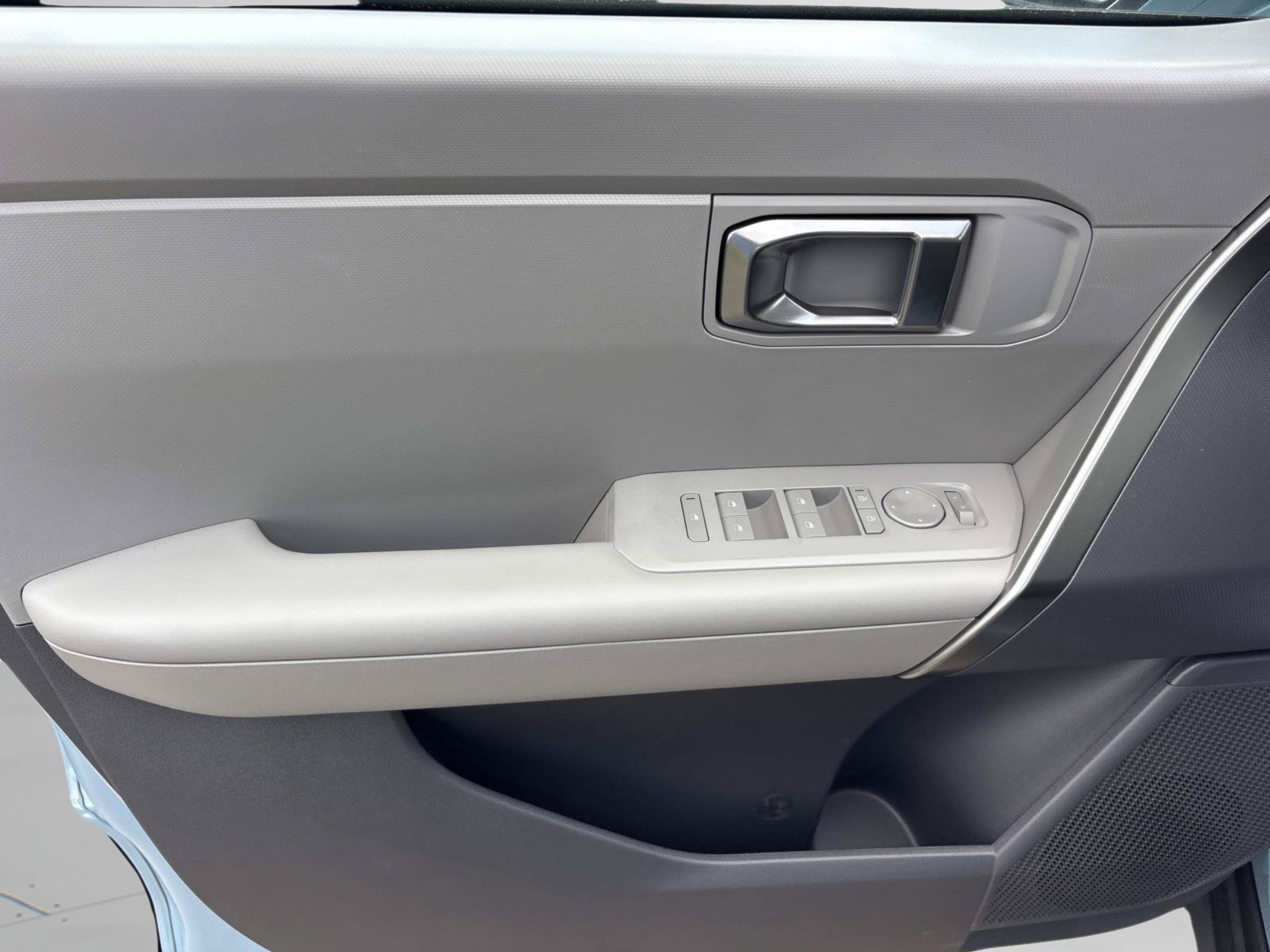 New 2027 Frost Blue / Black Roof Kia S image 15