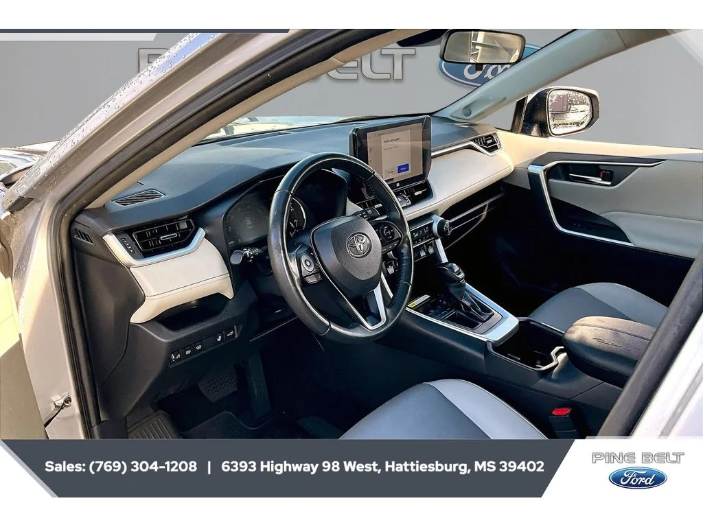 Used 2023 Silver Sky Metallic Toyota XLE Premium image 12