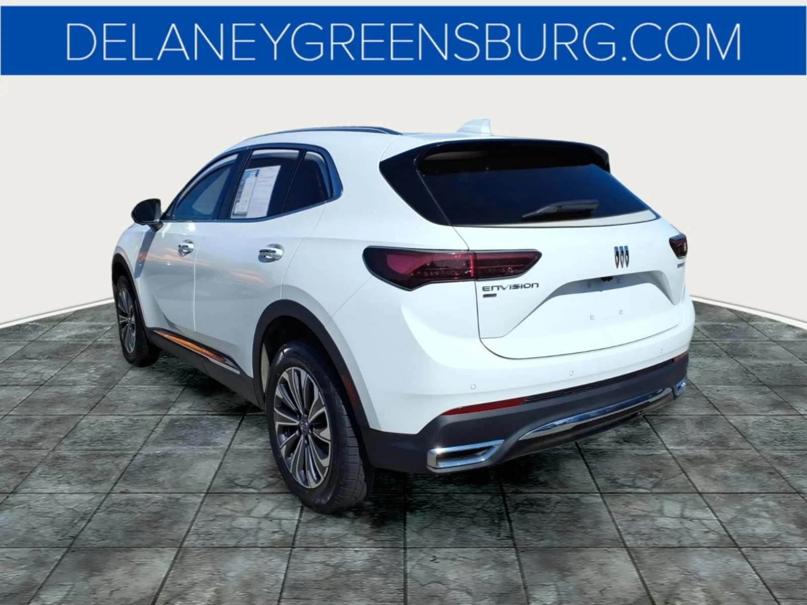 Used 2024 Summit White Gaz Buick Preferred image 5