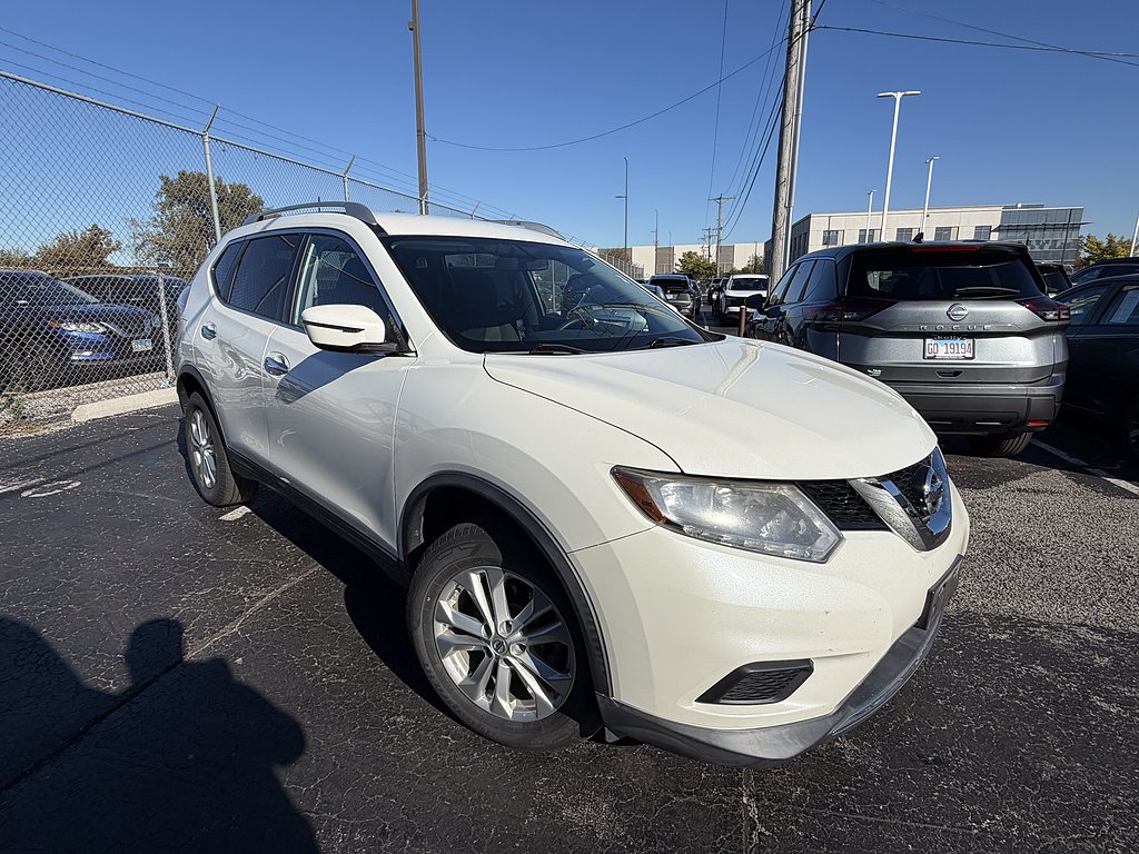 Used 2016 Pearl White Nissan SV image 22