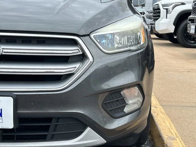 Used 2017 Gray Ford SE image 3