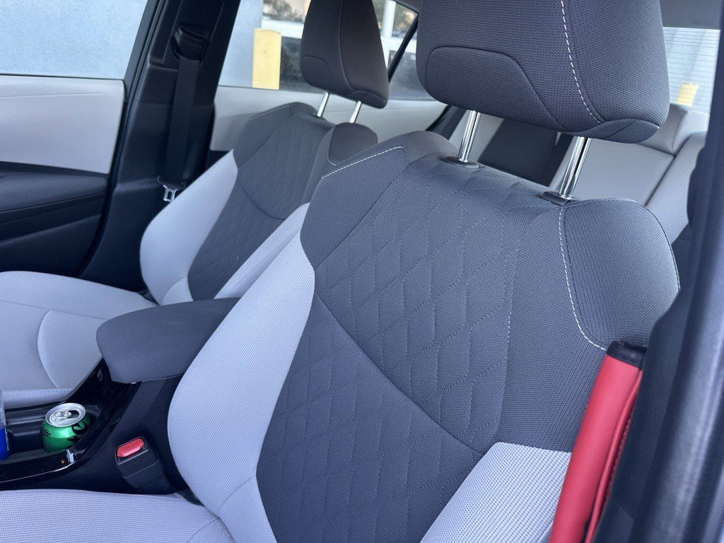Used 2022 Silver Toyota LE image 16