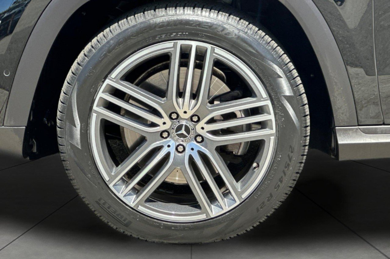 Used 2026 Black Mercedes-Benz GLS 450 image 27