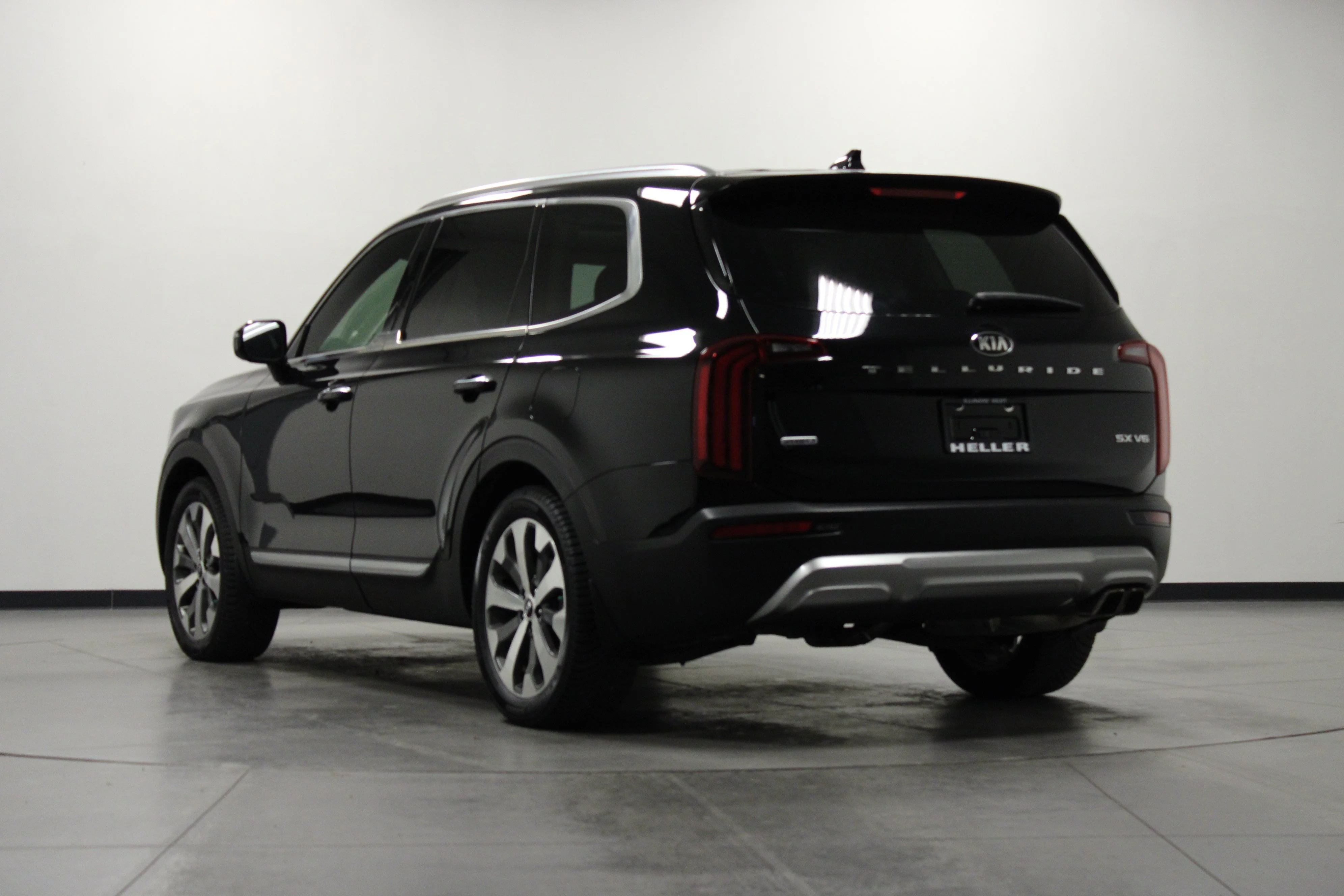 Used 2020 Ebony Black Kia SX image 6