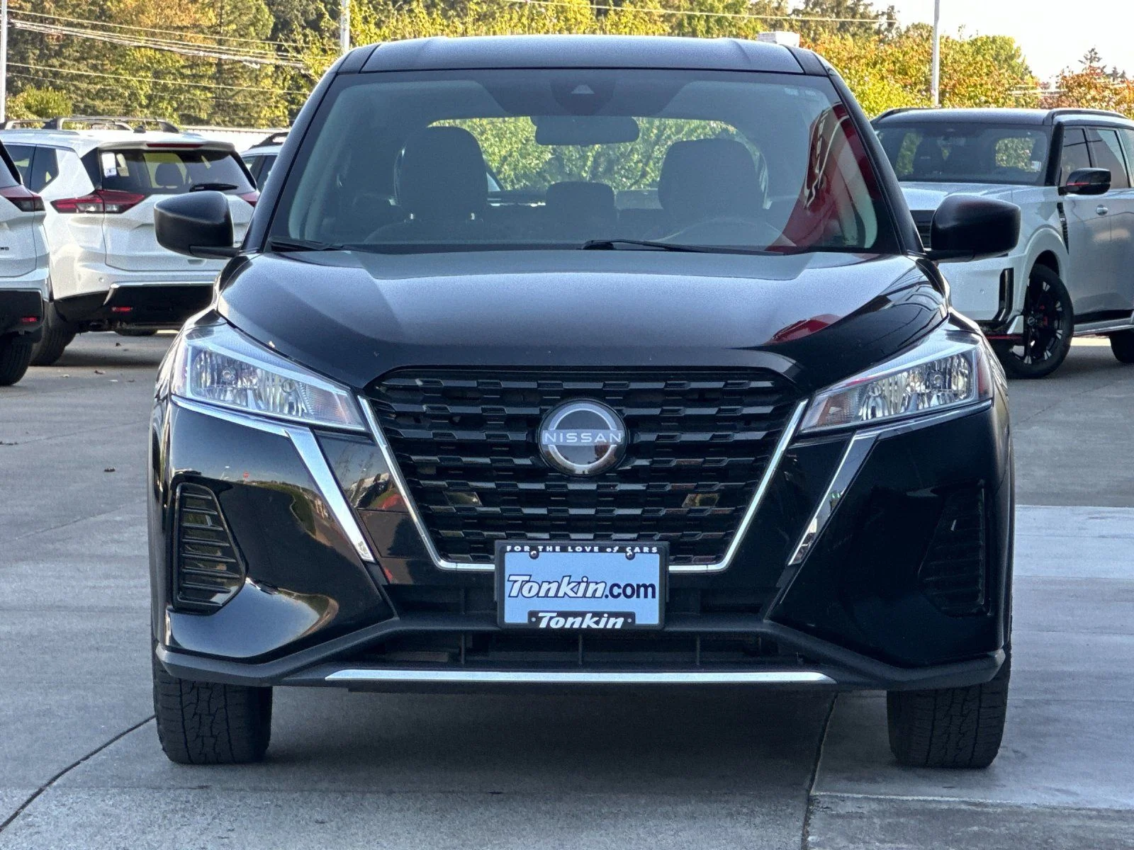 Used 2022 Super Black Nissan S image 8