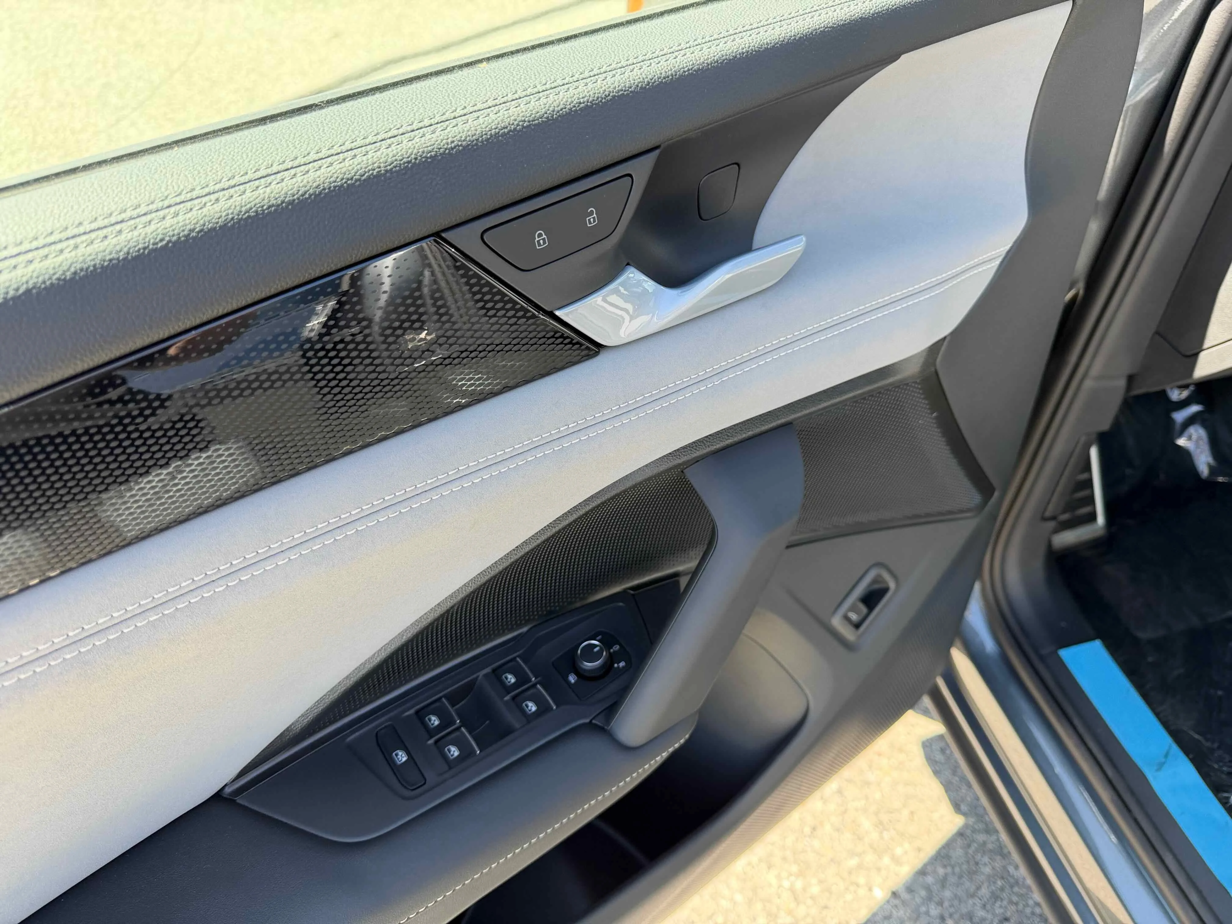 New 2026 Platinum Gray Volkswagen SE R-Line Black image 15