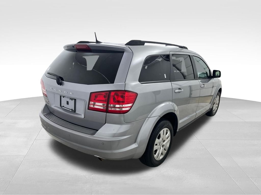 Used 2020 Silver Dodge SE image 5