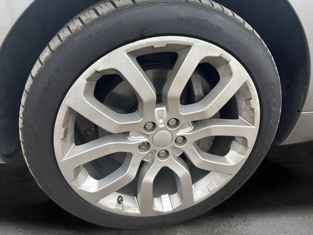 Used 2017 Silicon Silver Metallic Land Rover Autobiography image 39