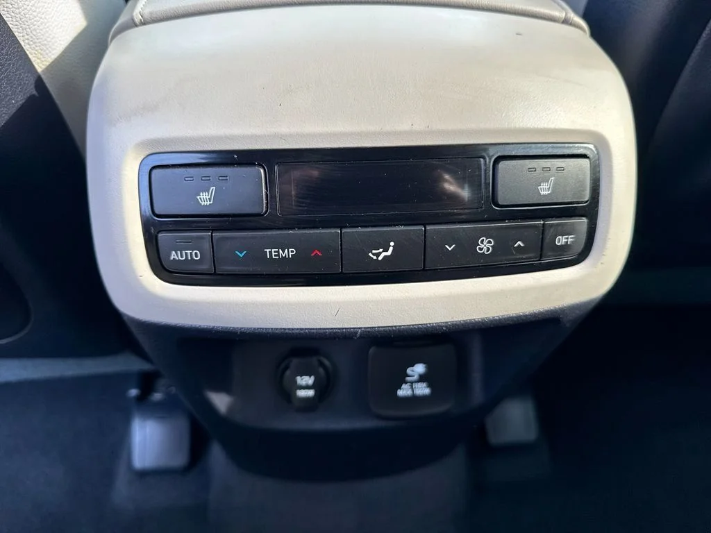 Used 2021 Graphite Hyundai SEL image 17