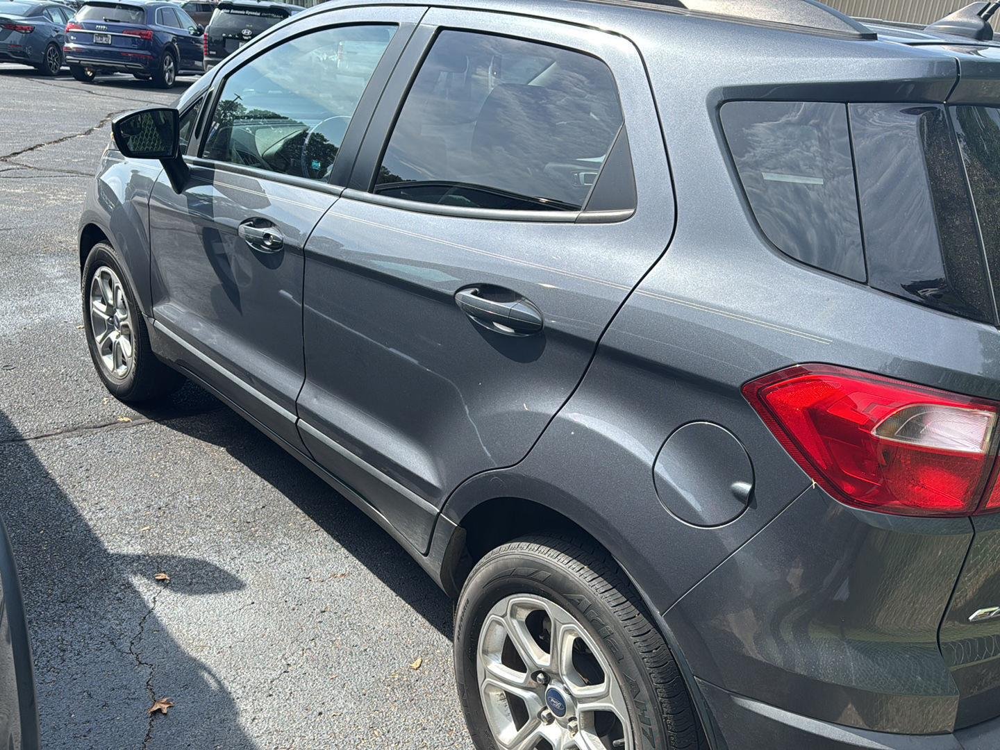 Used 2018 Smoke Metallic Ford SE image 4