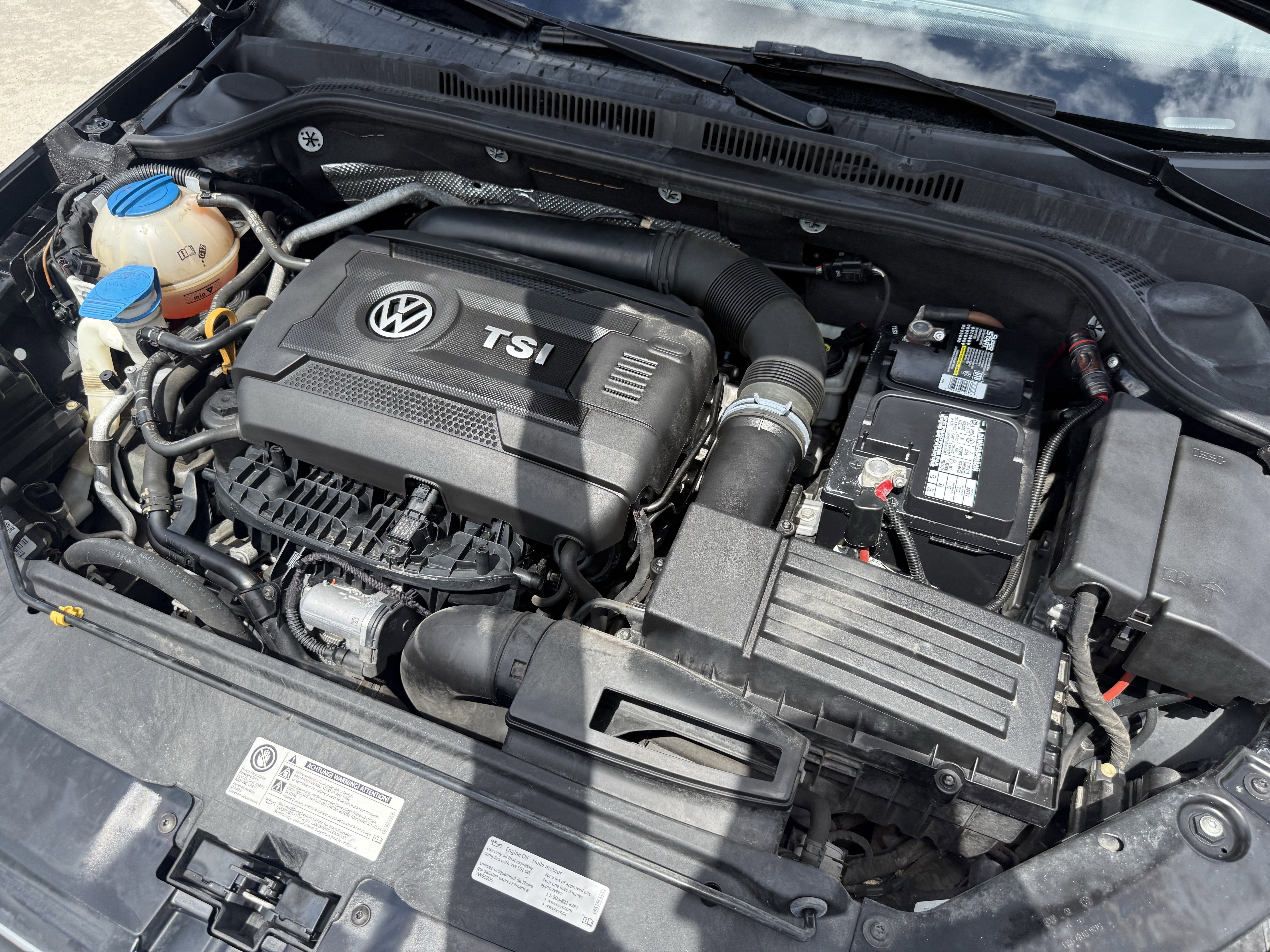 Used 2015  Volkswagen  image 33