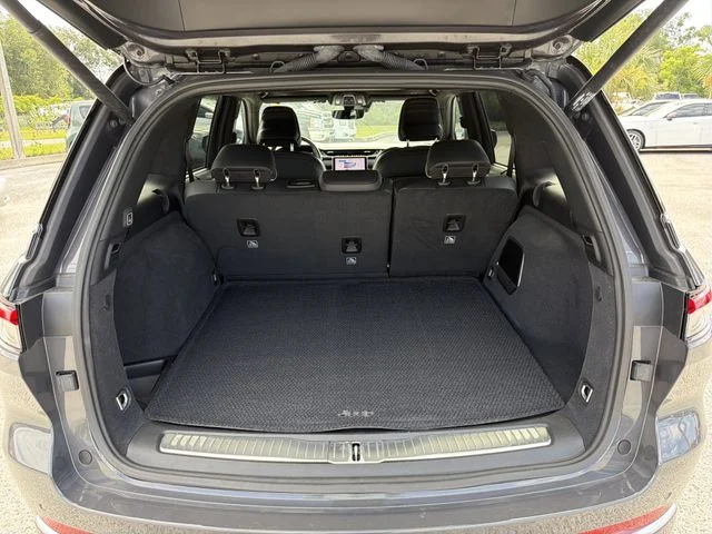 Used 2025 Gray Jeep Summit Reserve image 10