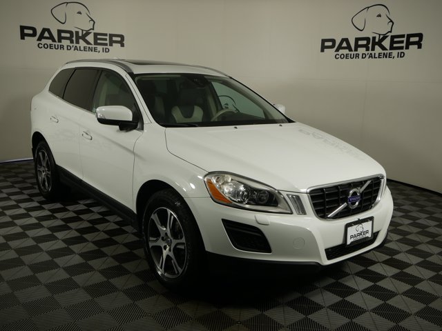 Used 2013 Ice White Volvo T6 w/ Platinum Pkg & Climate Pkg image 4