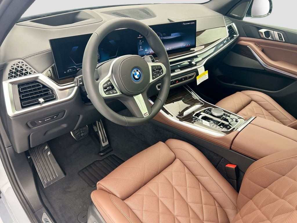 New 2026 Gray Metallic BMW xDrive50e image 9