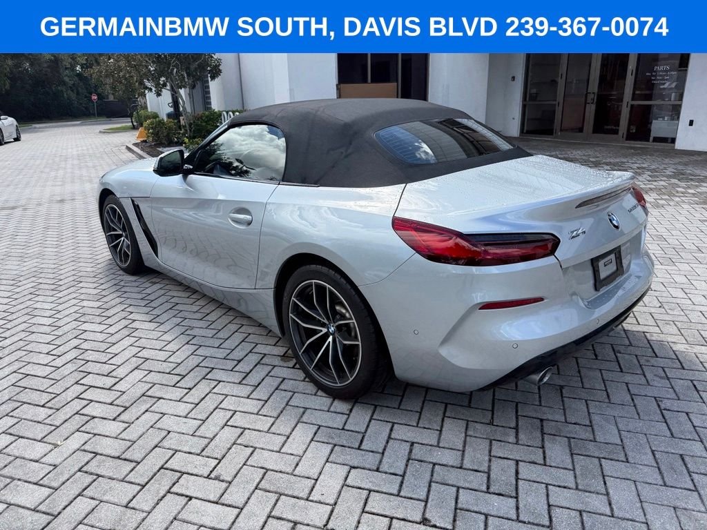 Used 2021 Glacier Silver Metallic BMW sDrive30i image 5