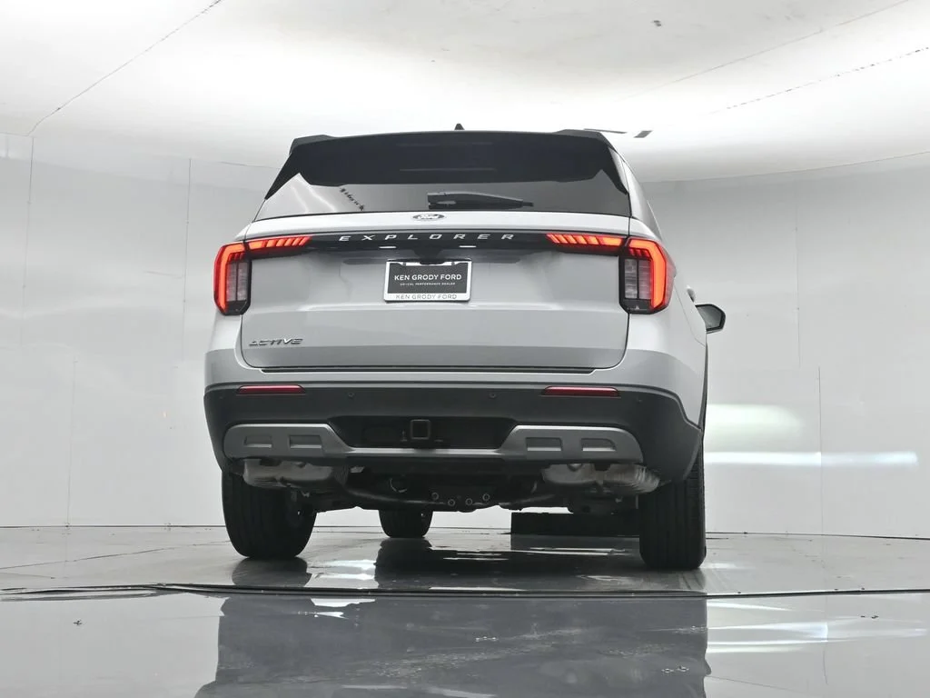 New 2027 Avalanche Gray Ford Active image 46