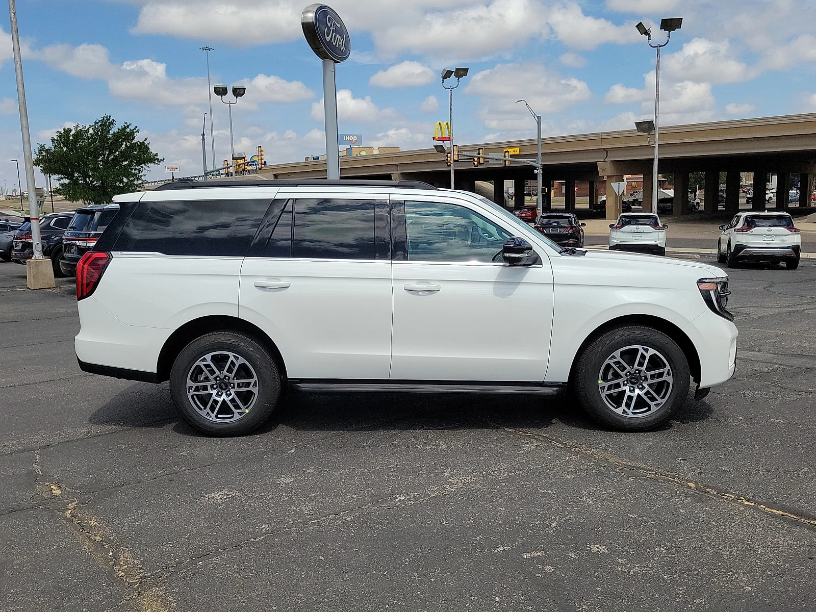 New 2026 Star White Metallic Tri-Coat Ford Active image 5