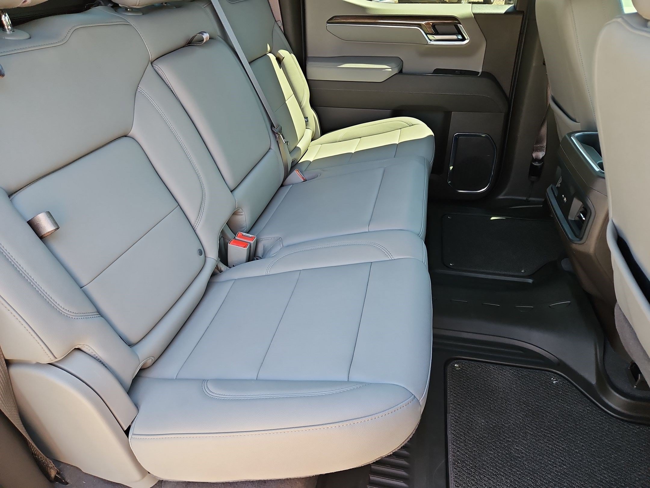 Used 2025 Sterling Gray Metallic Chevrolet LT Trail Boss image 27