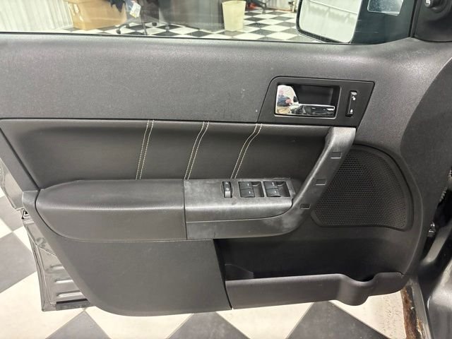 2010 Ford Focus SEL - Photo 10