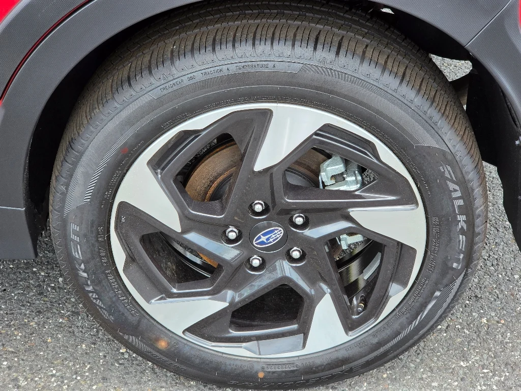 New 2026 LITHIUM RED PEARL Subaru Limited image 4