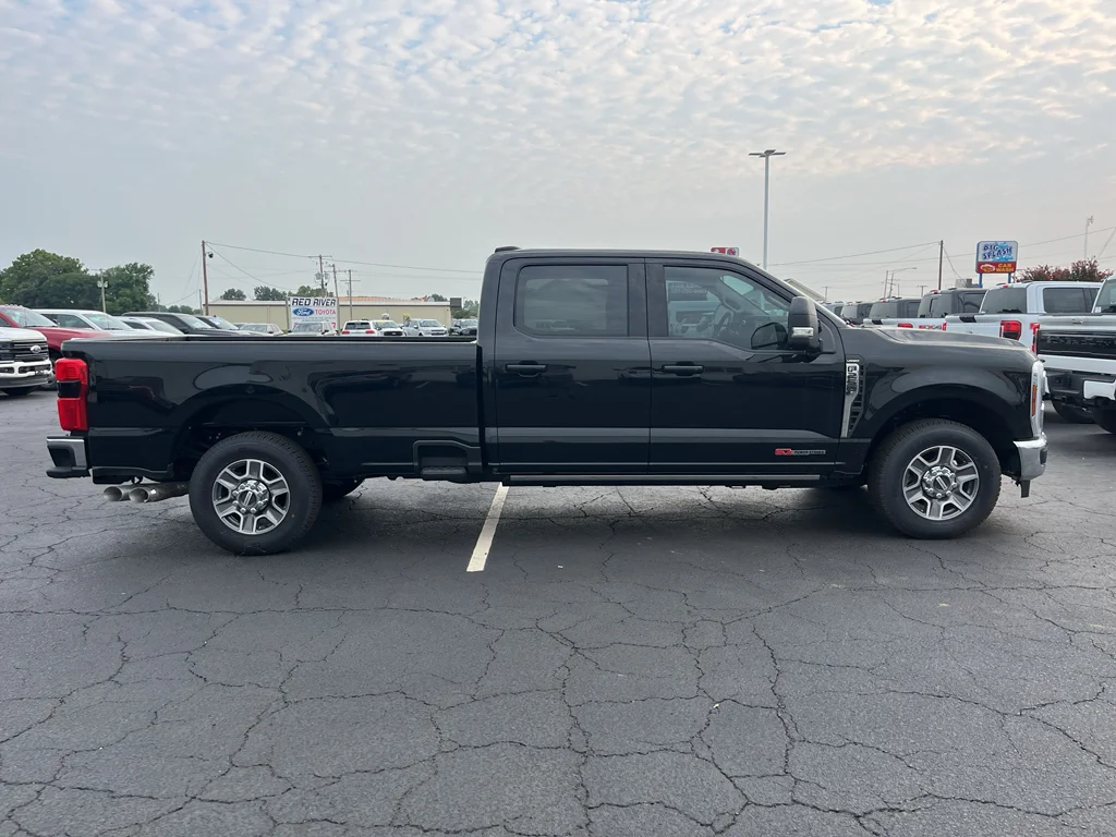 2026 Ford F-250 Super Duty Lariat - Photo 4