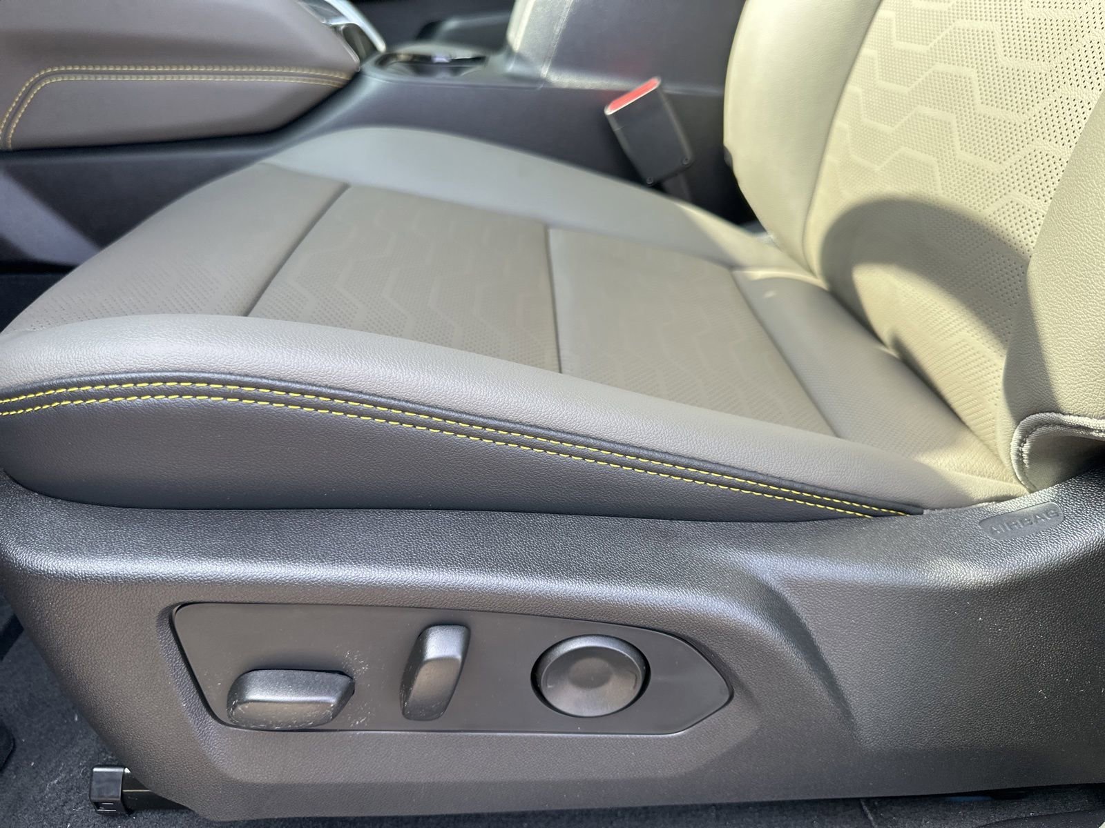 2026 Chevrolet Colorado ZR2 - Photo 17