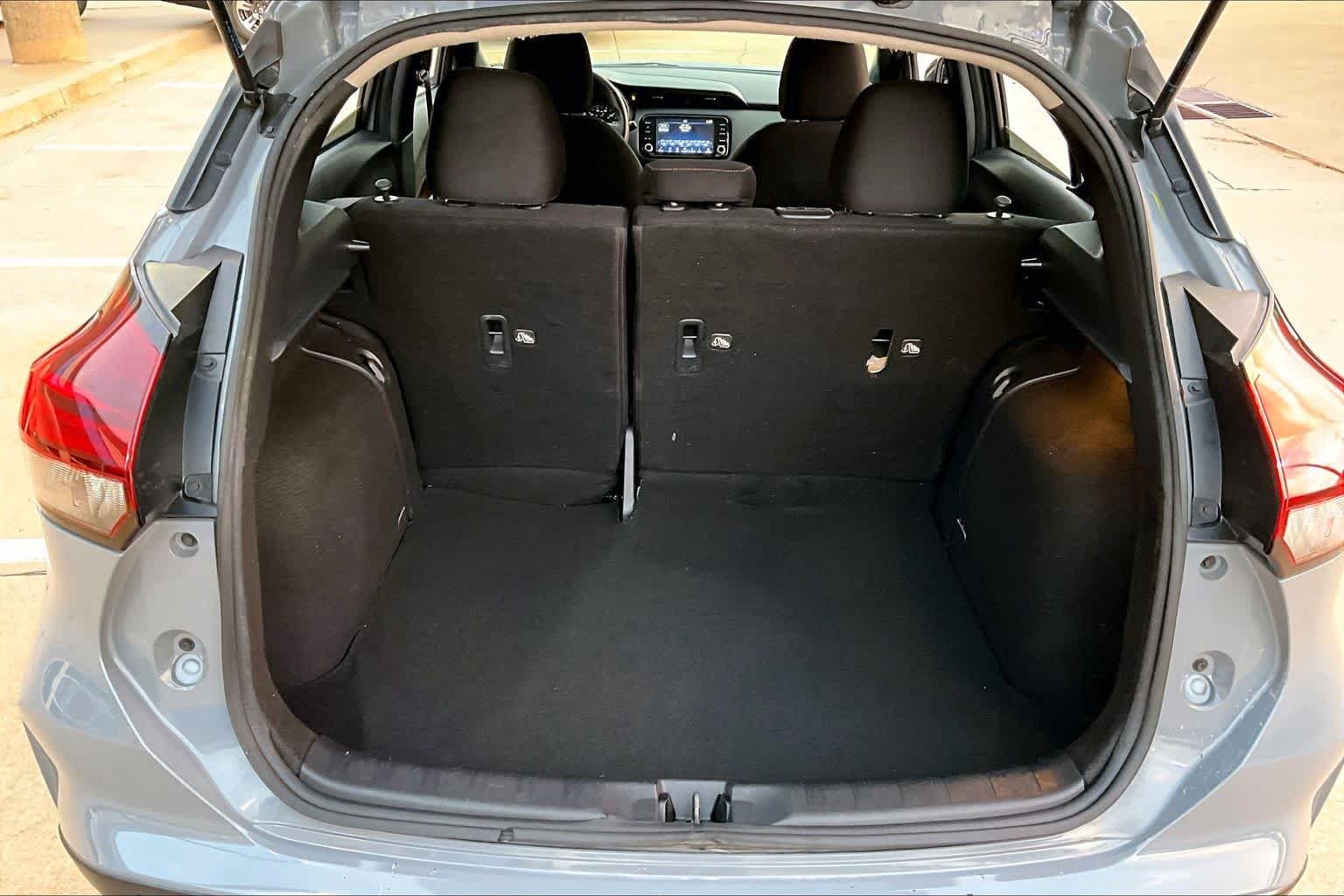 Used 2022 Boulder Gray Pearl Nissan SR image 30