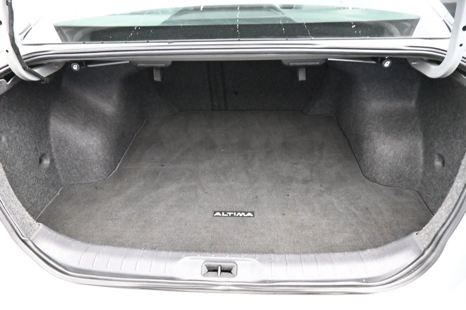Used 2020 Brilliant Silver Metallic Nissan 2.5 SR image 9