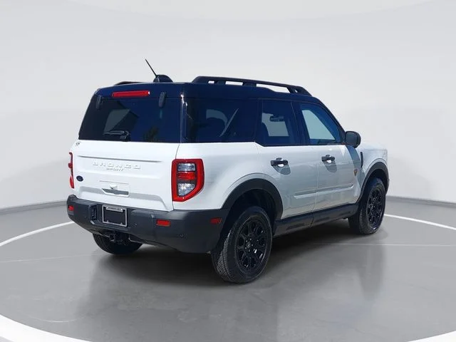 Used 2025 White Ford Badlands image 3