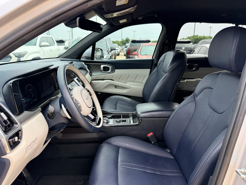 Used 2023 Silky Silver Kia SX Prestige image 12