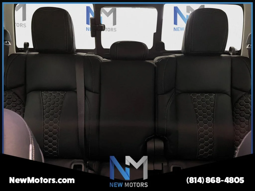 Used 2023 Crystal Metallic Jeep Sport S image 11