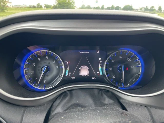 Used 2020 Black Chrysler Launch Edition image 11