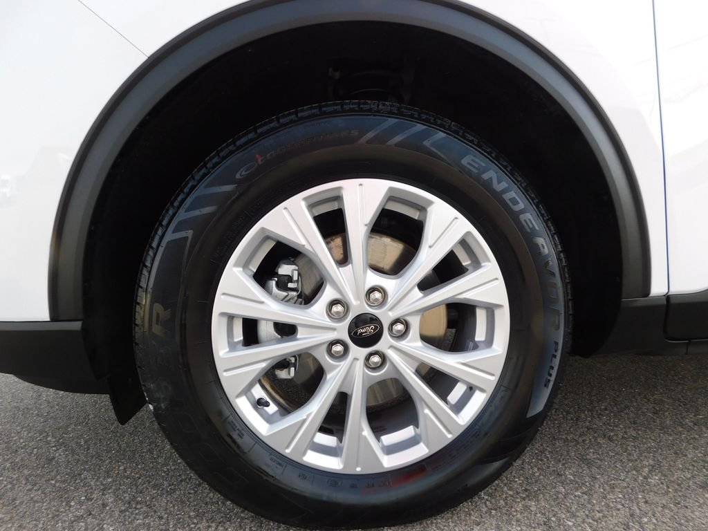 Used 2025 Oxford White Ford Active image 10