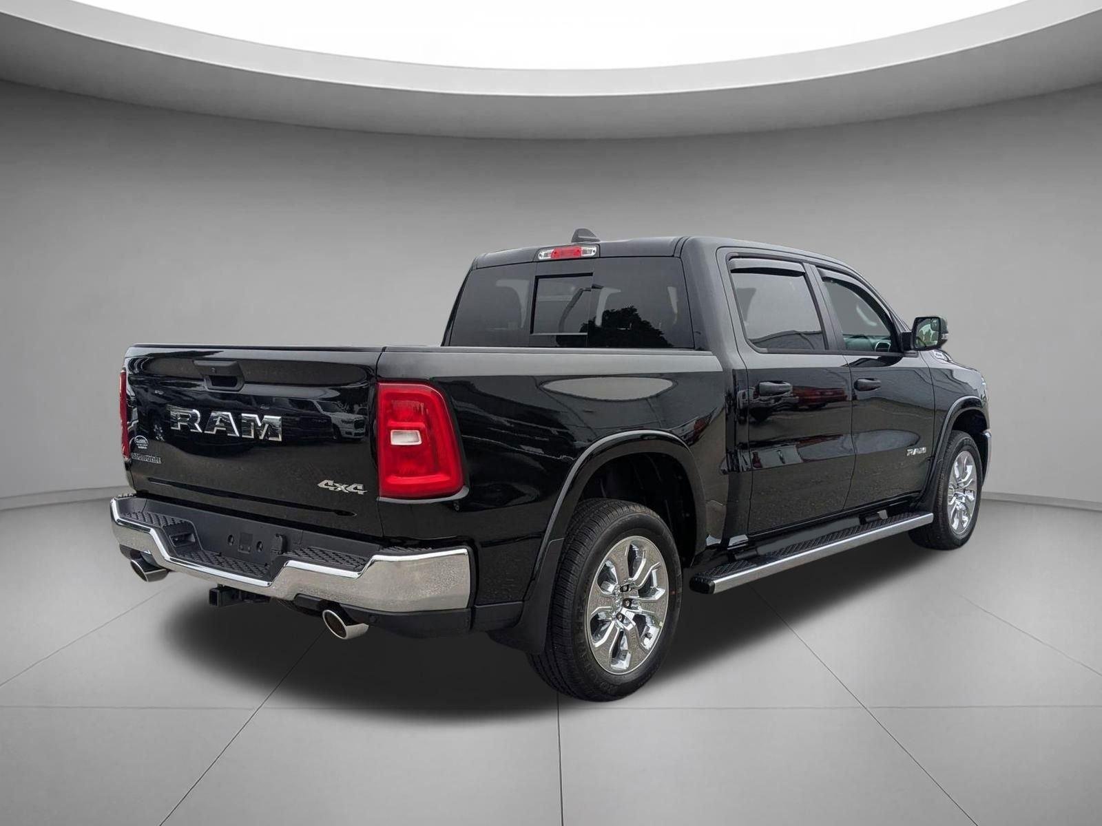 New 2026 Diamond Black Crystal Pearl-Coat Exterior Paint RAM Big Horn image 5