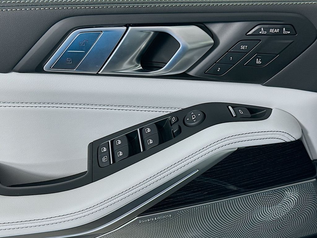 New 2027 Dravit Grey Metallic BMW xDrive40i image 20