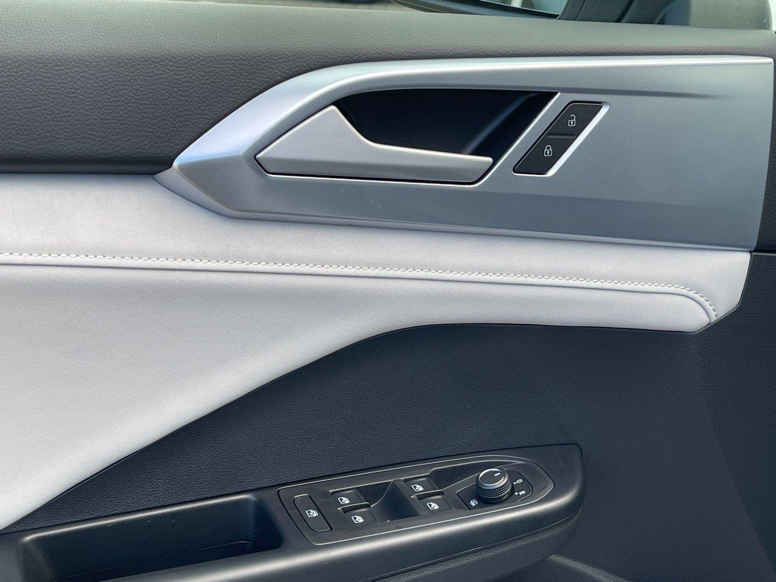 New 2026  Volkswagen SE image 14