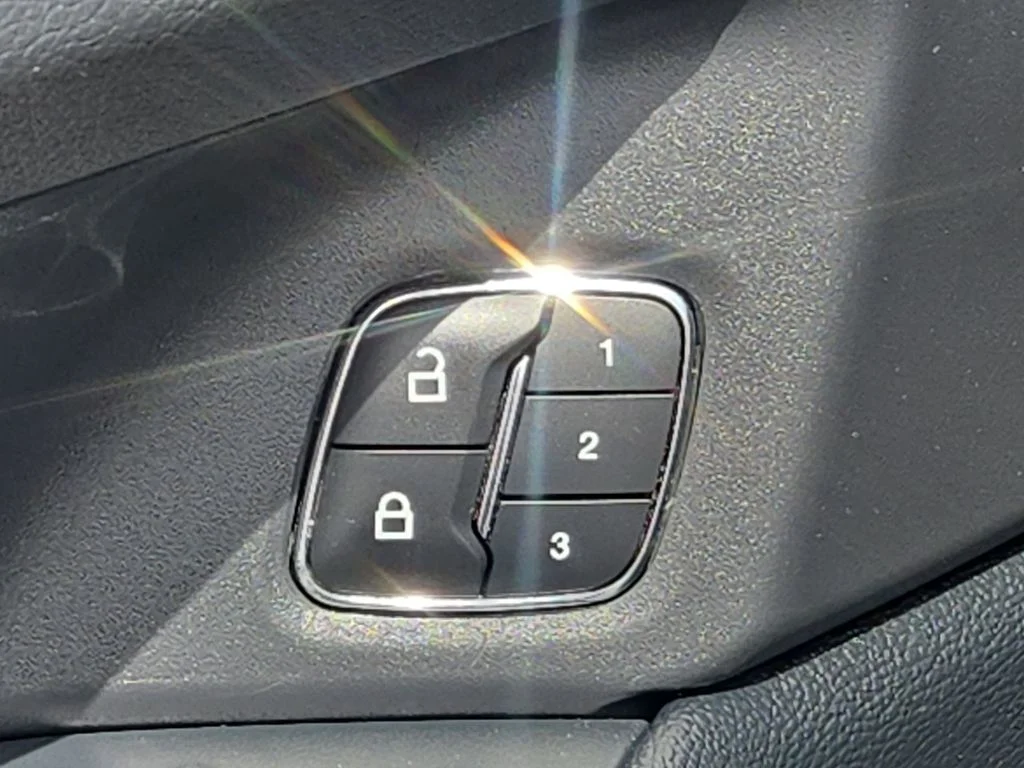 Used 2024 Black Ford XLT image 29