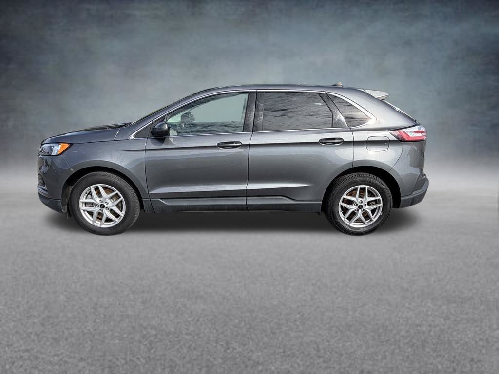 Used 2024 Gray Ford SEL image 2