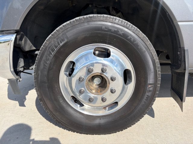 Used 2022 Silver Ford LARIAT image 10